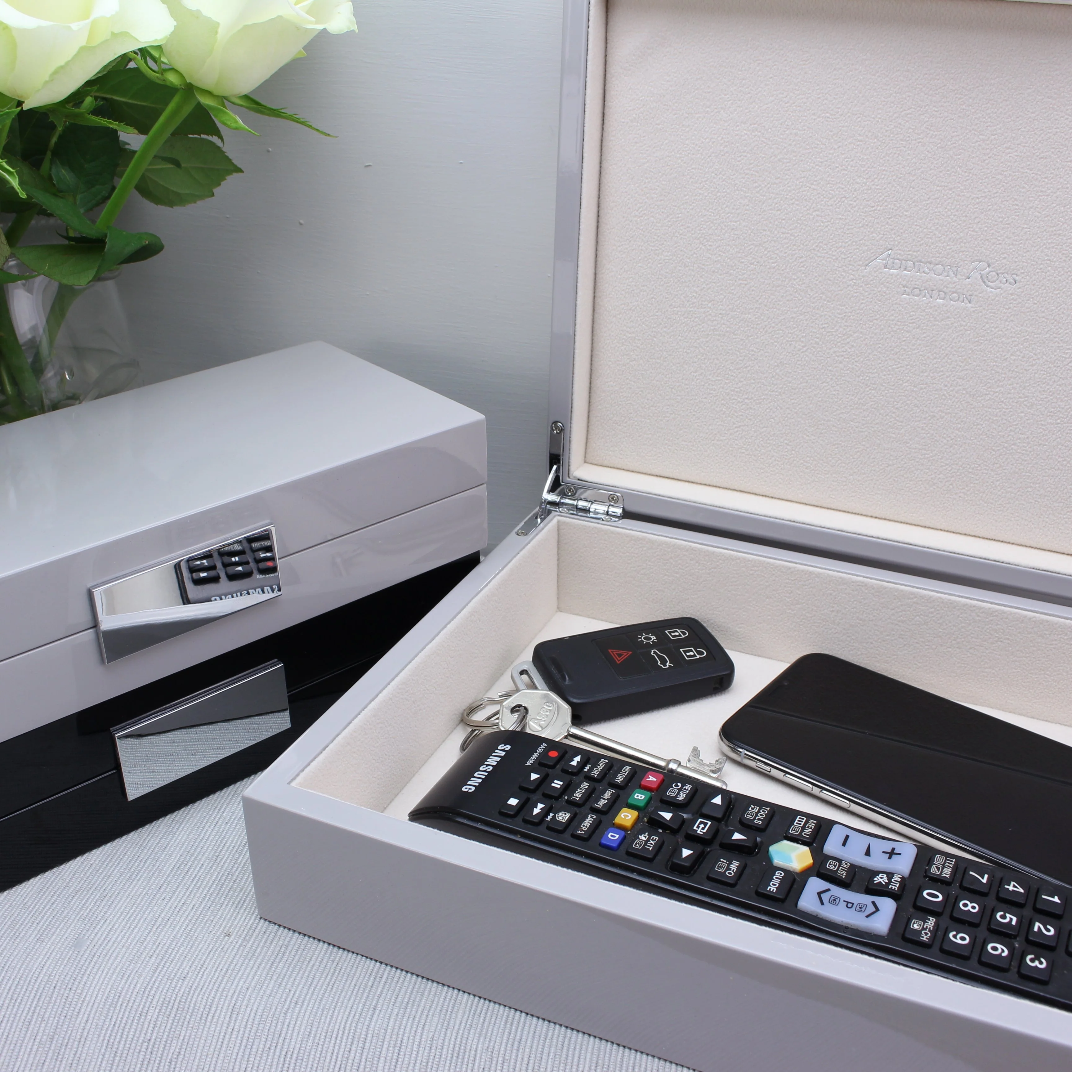 Black Lacquer Box With Silver - Image 3
