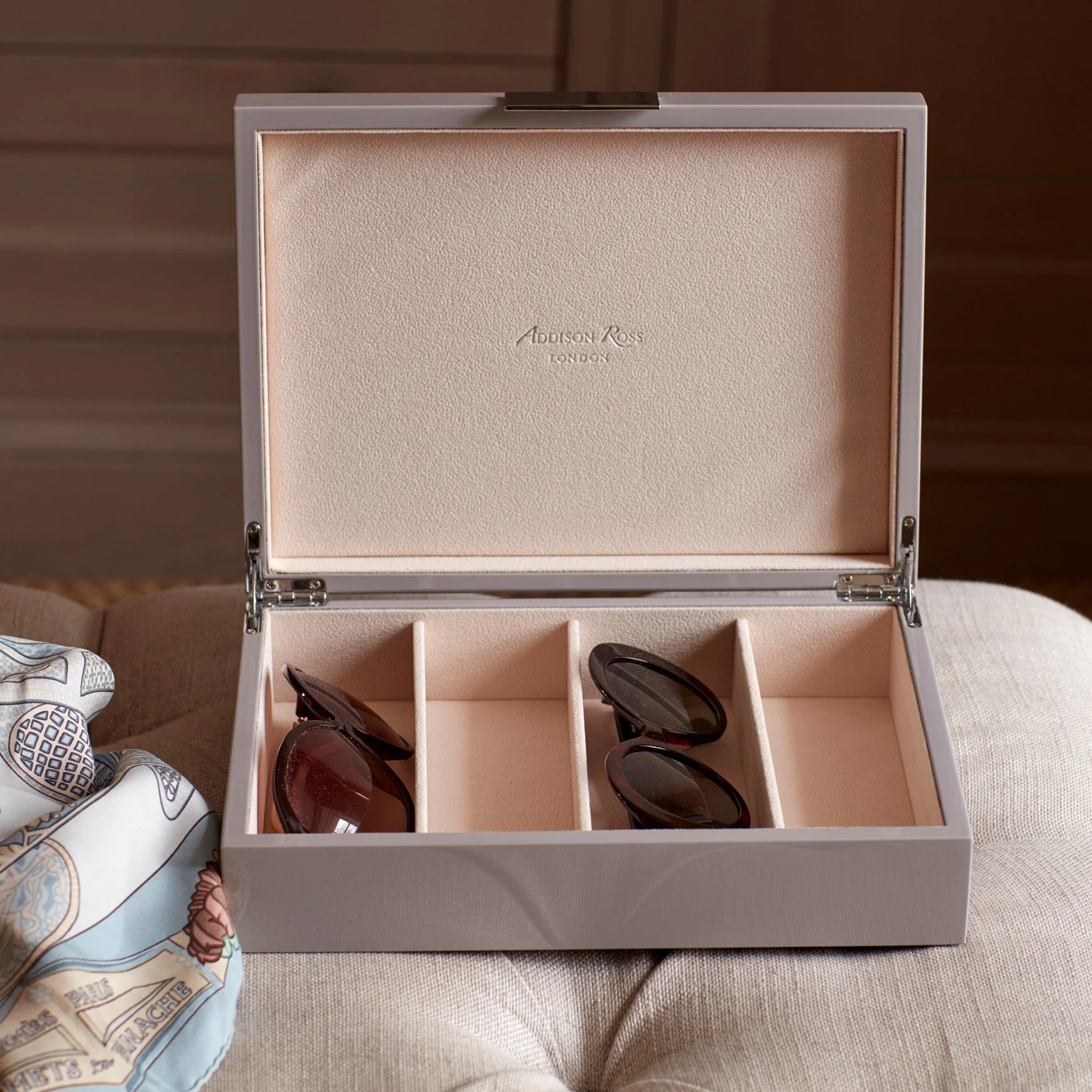 Large Chiffon Grey & Silver Glasses Box - Image 3