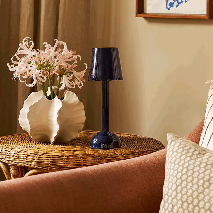 Navy Scallop Rechargeable LED Lamp - Image 2