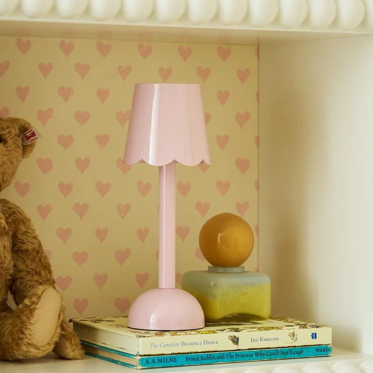 Pink Scallop Rechargeable LED Lamp - Image 2