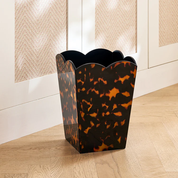 Scalloped Lacquer Bin – Tortoiseshell - Image 2
